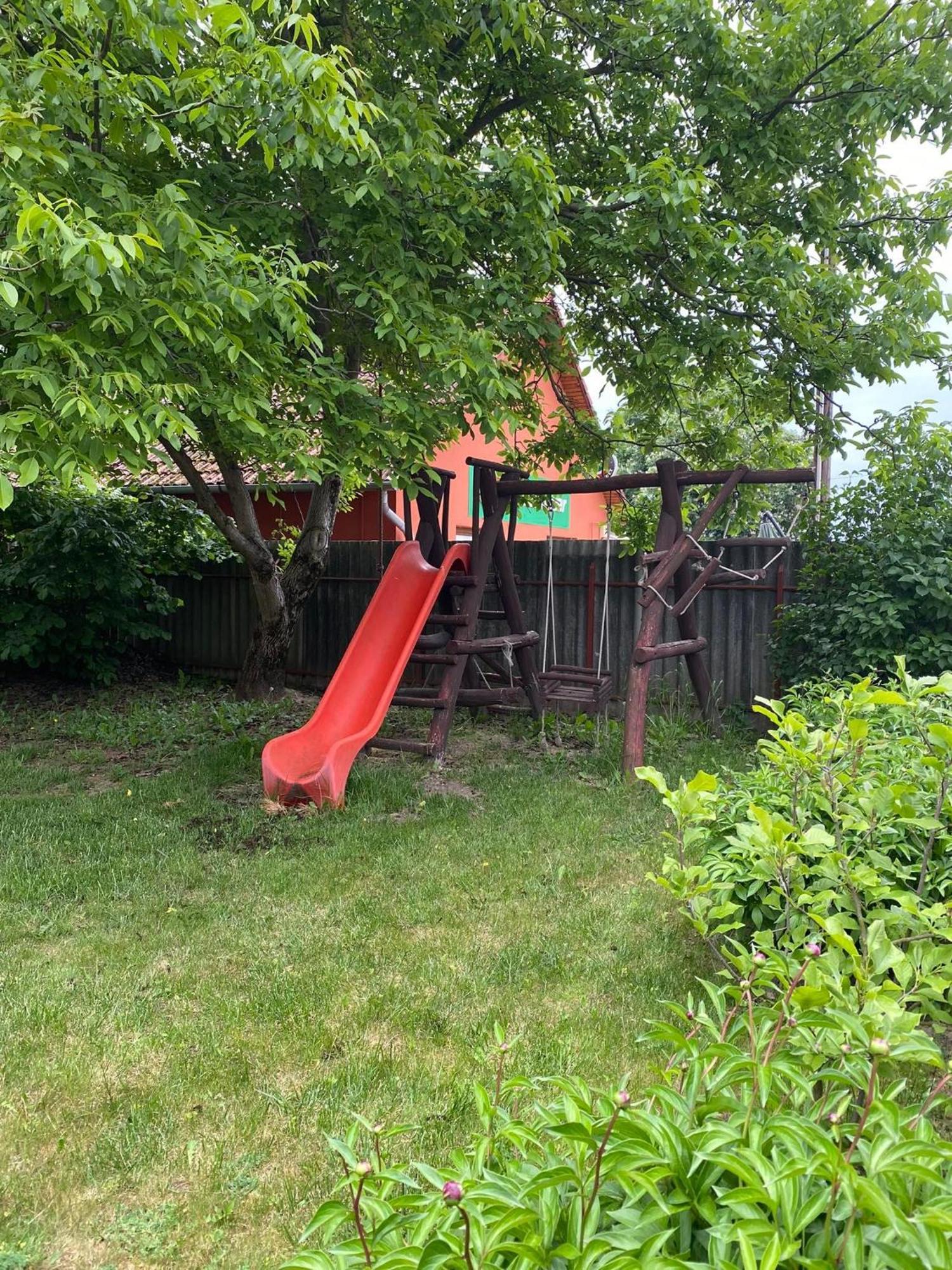 Almosdi Topart Vendeghaz Exteriér fotografie